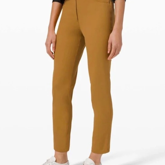 Lululemon Yellow City Sleek Pants size 6 great condition 7/8